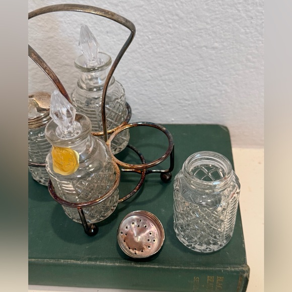 Vintage Sheffield Glass Cruet Set Oil, Vinegar, Salt & Pepper Set- 5 Pieces - Picture 6 of 14